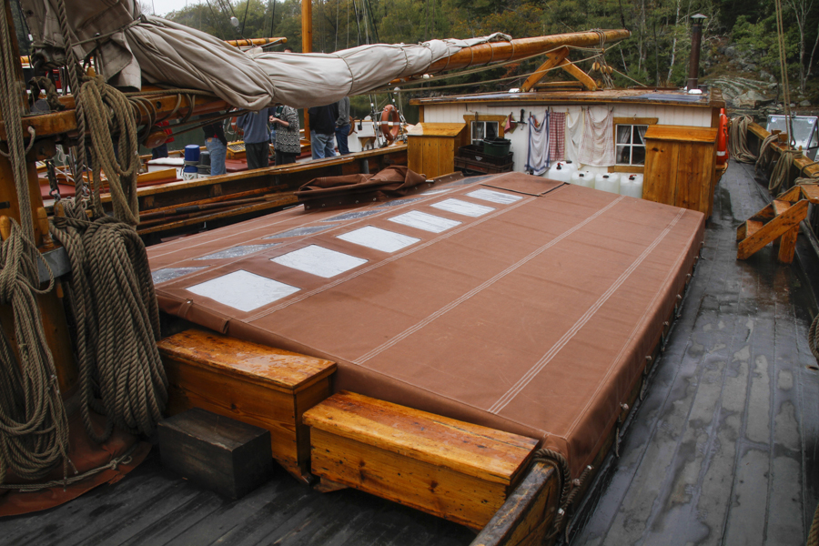 Cover for midship cargo hold - Duradon heavy sail cloth - SOFIA-LINNEA