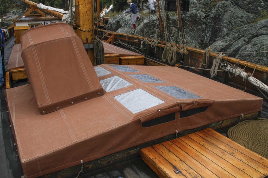 Cover for foredeck cargo hold - Duradon heavy sail cloth - SOFIA-LINNEA